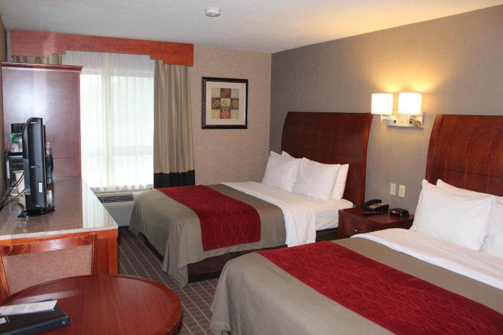 Queen Room with Two Queen Beds - Smoking interior